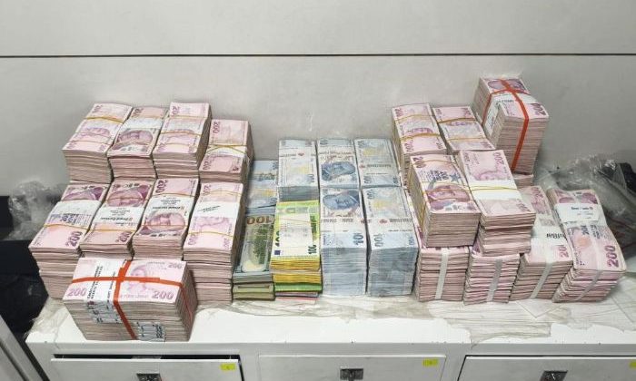 ÜLKENİN HER YERİ CERAHAT! HER ANI HIRSIZLIK, YOLSUZLUK, KUMAR, BAHİS VE KARA PARA!