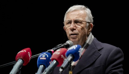 CHP GENEL BAŞKANI UYUYOR YÜKÜ YÜKLENEN MANSUR YAVAŞ ”İSTİFA EDERİM”