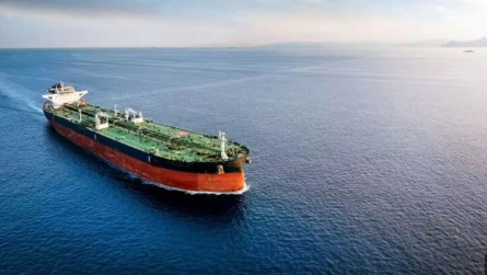 HÜRMÜZ’DEN GEÇİŞ YASAK! İRAN İKİ GEMİYİ VURDU!