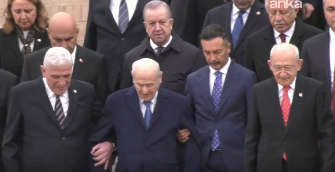 BU ÜLKEDE HERKES VE HERŞEY ONUN ETRAFINDA DÖNÜYOR!